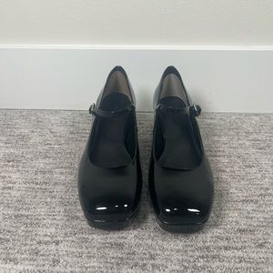 Aerosoles: Shannon - Platform Mary Jane Heel in Black Patent Leather, 7.5M